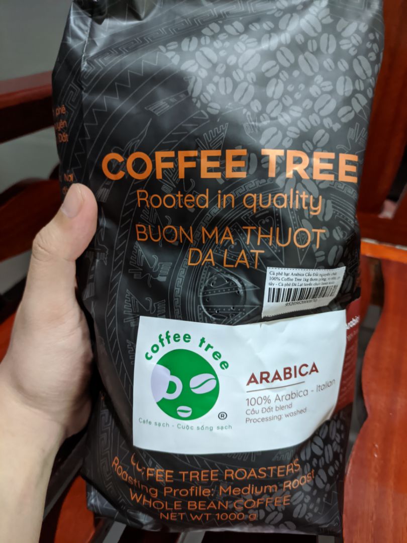 cà phê thơm ngon. tuy nhiên hơi quan ngại là ko có in ngày rang xay lên bao bì thì ko biết để canh xài cho hết trước khi hết mùi