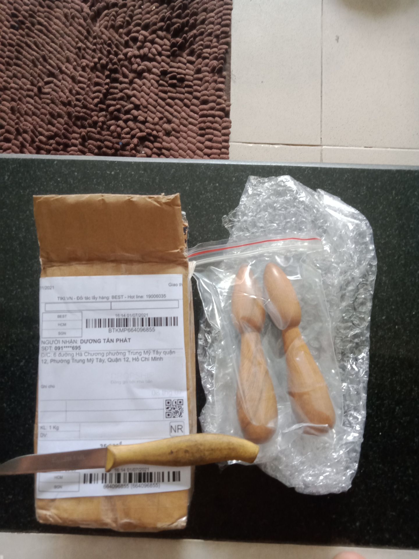 đã nhận được hàng trước thời hạn luôn shop giao hàng đóng gói rất kỹ và đẹp ok đã xài thử hai cây khi được nửa ngày rồi ok chưa có gì hết về lâu dài thì chưa biết sao nhưng vẫn cho shop năm sao