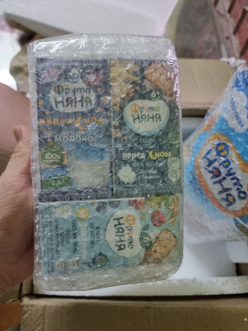 Bé cũng khá hợp tác uống sữa. 
Giá thành sản phẩm cũng khá cao từ chính hãng nhưng may đc nhận freeship từ Tiki. Đơn hàng đóng gói sạch đẹp
Vận chuyển của Tiki khá lâu, chậm. Cập nhật tình trạng đơn hàng ko chi tiết và rõ ràng.