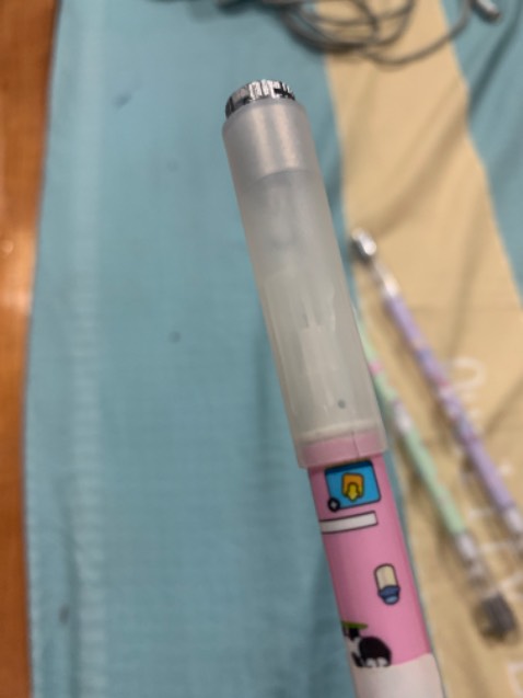 Hình trong ảnh và hình khi nhận hàng rất khác, hơn nữa sản phẩm còn bị lỗi vì tôi không thể kiểm tra hàng. Tóm lại hàng kém chất lượng và tôi muốn shop cho tôi trả hàng.😡😡😡