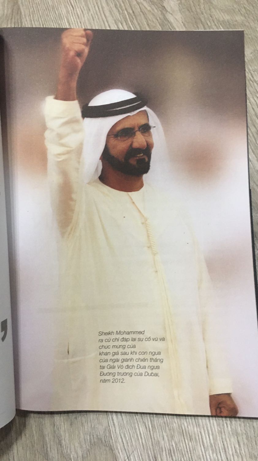 Sách cực kỳ chất lượng luôn cả nhà ạ. Giấy đẹp, gói kỹ càng đảm bảo. Bìa các bạn thấy phủ ánh vàng không, vừa nhận sách là mình ưng ngay! Quyển này cũng rất hay, các bạn nên mua đọc ngay nhé! Cảm ơn Tiki, cảm ơn Fahasa đã cung cấp sp tốt chất lượng. Mình có nhóm yêu thích đọc sách các bạn yêu sách kết bạn với mình cùng nhau chia sẻ và đọc nhiều đầu sách hay ủng hộ Tiki nhé *** (zalo)