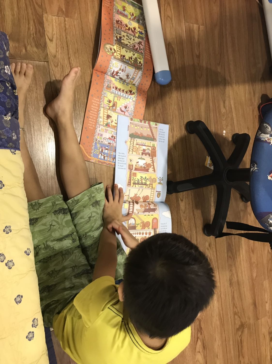 Hồi nhỏ mà mình được đọc bộ này thì chắc mình cũng tin sái cổ rằng có toà nhà 100 tầng dưới đáy biển, dưới lòng đất và trên bầu trời mất. Chỉ tưởng tượng thôi cũng đã thấy vô chngf hào hứng. Như được quay lại thời thơ ấu, đắm chìm trong thế giới hình vẽ muôn màu.