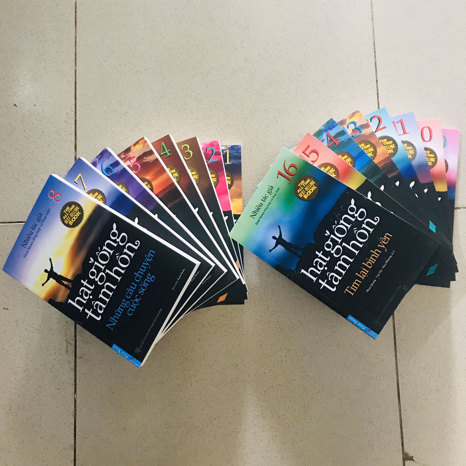 Truyện đóng gói rất cẩn thận.
Sách còn mới toanh, bìa đẹp, giấy ngả vàng.
Đôi khi có một vài chữ mất nét do lỗi in ấn nhưng không phải vấn đề vì vẫn dễ dàng đọc được.
Tiki giao hàng nhanh, vote 5* mong Tiki tiếp tục phát huy phong độ.