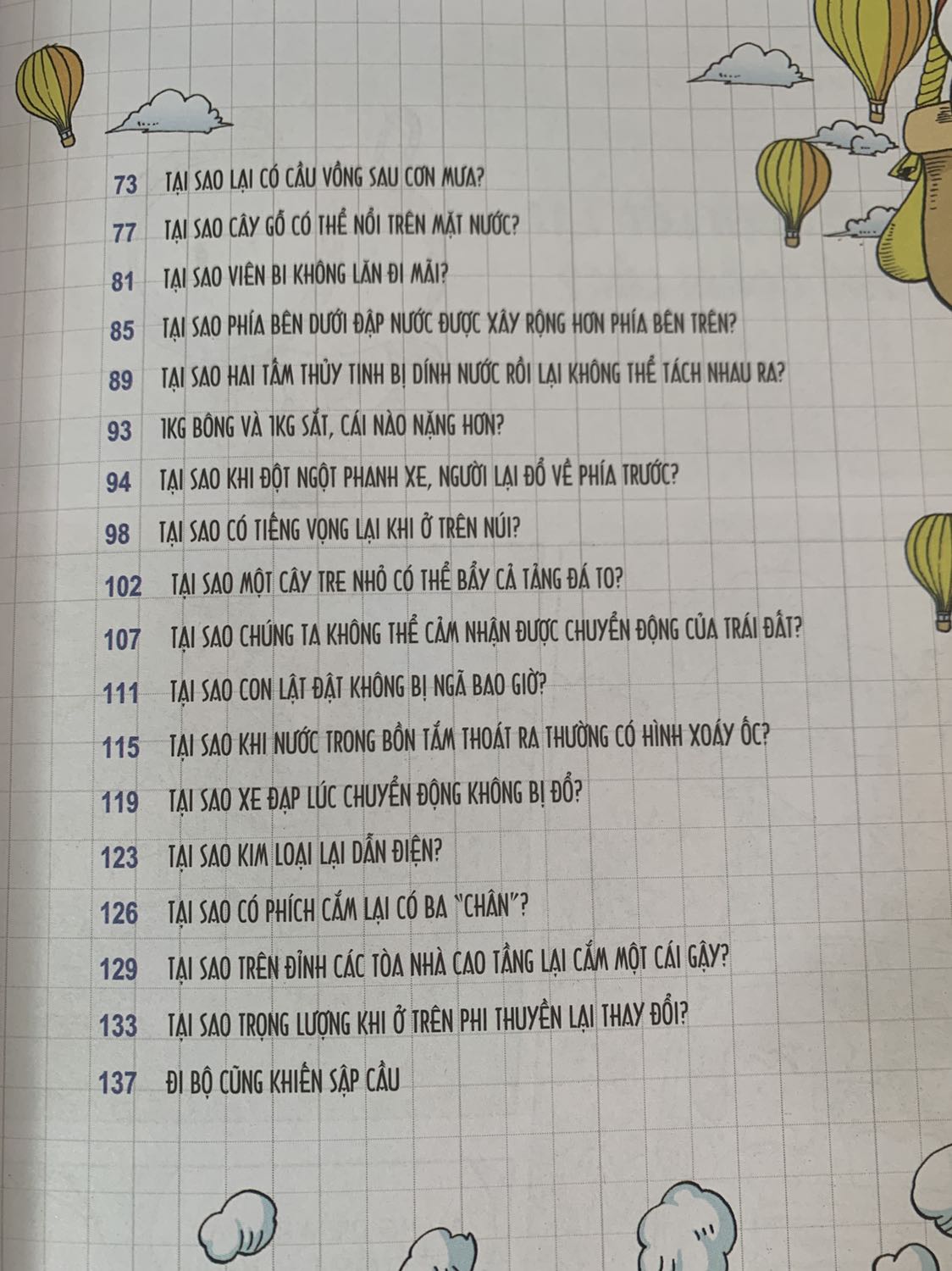 Những câu hỏi được giải đáp sinh động bằng những câu chuyến ngắn dí dỏm làm bé đọc và nhớ lâu hơn. Này là vừa đọc vừa thực hành được nè