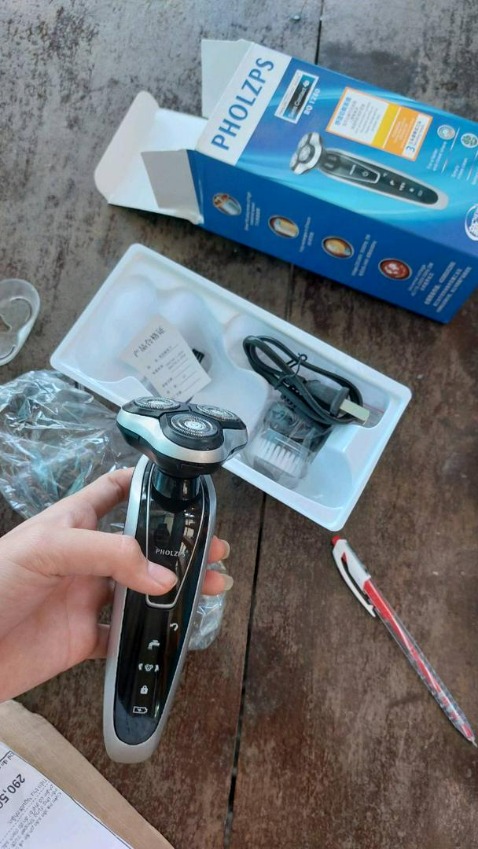 Thật không thể tin được chất lượng của máy cạo này luôn, đáng mua lắm các bạn nhé.
Mình rất ưng ý, cảm ơn shop nhìu nhé !!!!