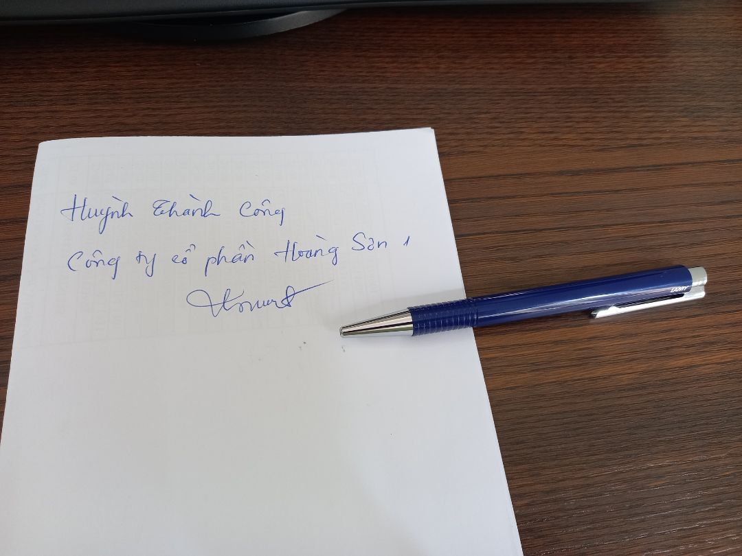 Viết êm tay, màu mực đẹp