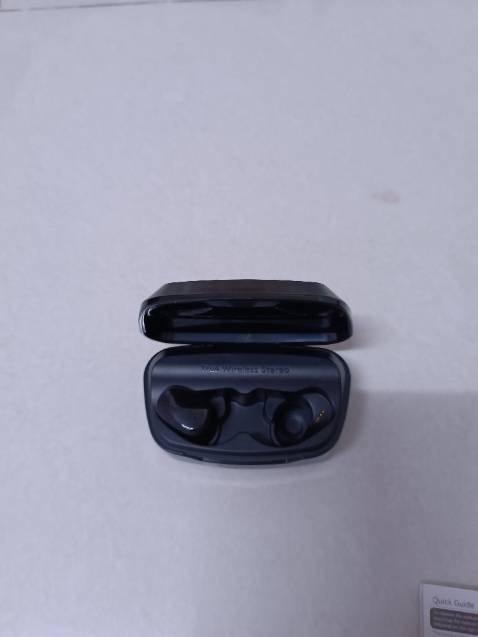 Âm thanh ổn, chống ồn. Tai mình nhỏ may mà vẫn có khuôn vừa. Pin lâu. Mới dùng thấy khá ổn, tuy vẫn chưa xài hết các tính năng khác.