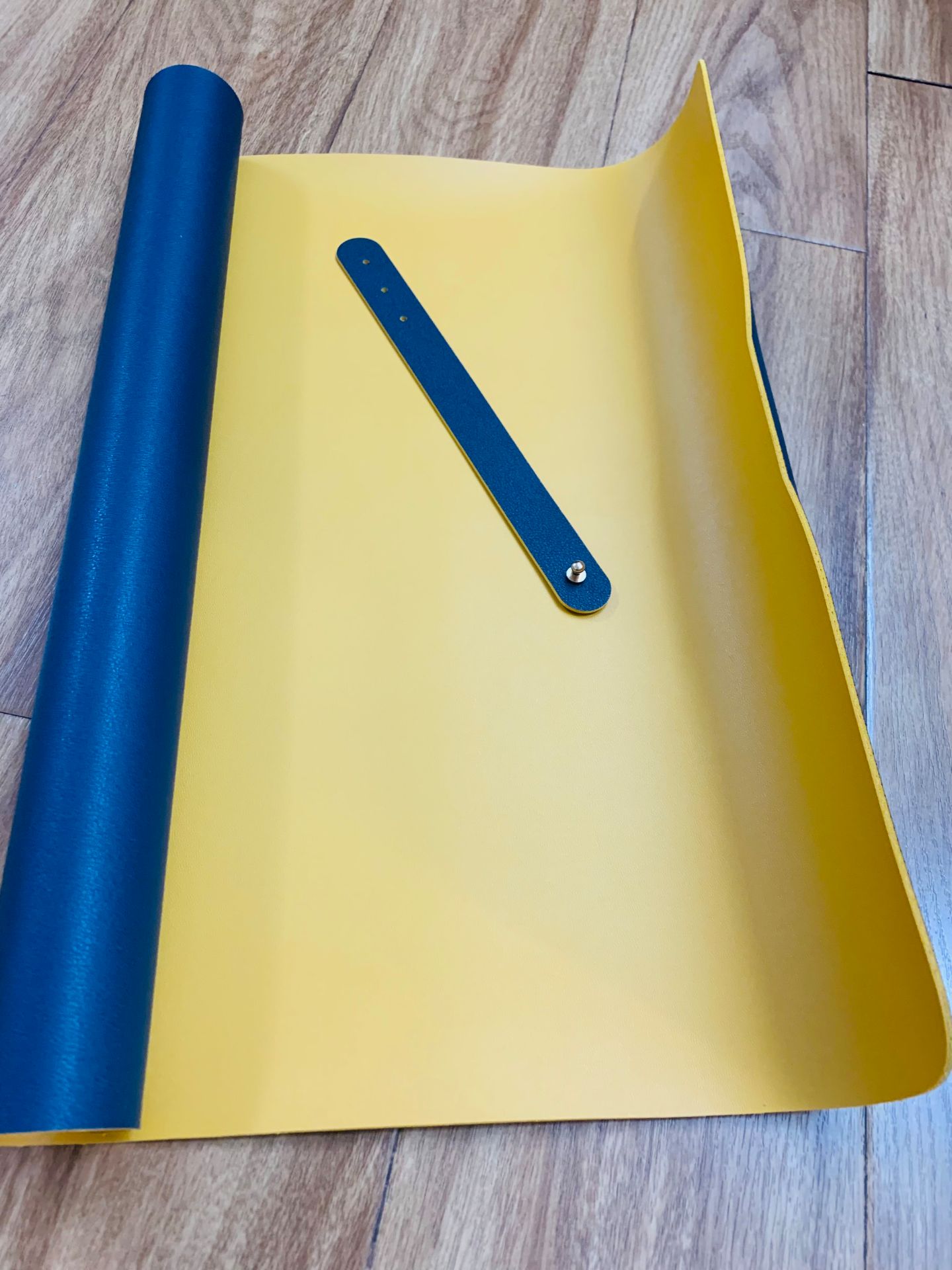 Hàng đẹp, chất liệu tốt. Di chuột thích, mình mua 2 cái cho ở nhà và văn phòng cty. Thanks shop