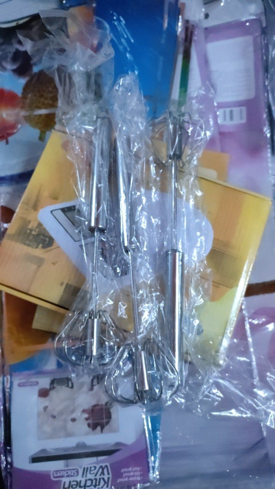 Shop giao hàng nhanh lắm,đóng gói rất đẹp nữa ạ
Giao đủ và đúng những món mình đặt,chất lượng cũng ok,lần sau sẽ ủng hộ shop nữa ạ