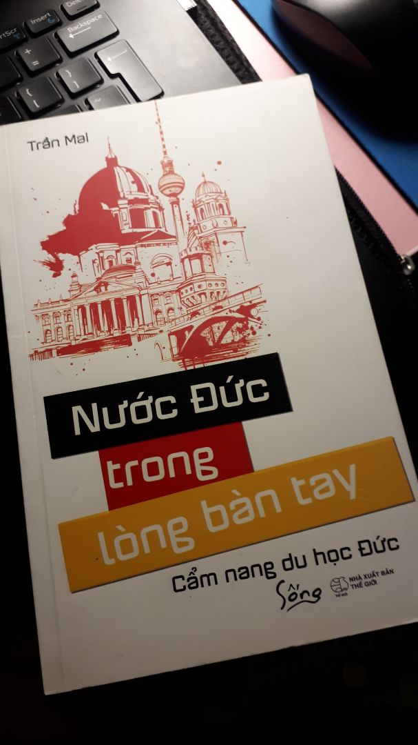 Một cuốn sách hay cho những ai cuồng chân và yêu mến nước Đức. Dù chưa một lần đặt chân tới xứ sở xinh đẹp này, cuốn sách cũng giúp mình dành tình cảm nhiều hơn cho Đức, cũng như giúp mình thêm nhiều động lực hơn để một ngày không xa có cơ hội "đáp cánh" tại đây. Xin chân thành cảm ơn tác giả và Tiki vì một cuốn sách bổ ích.