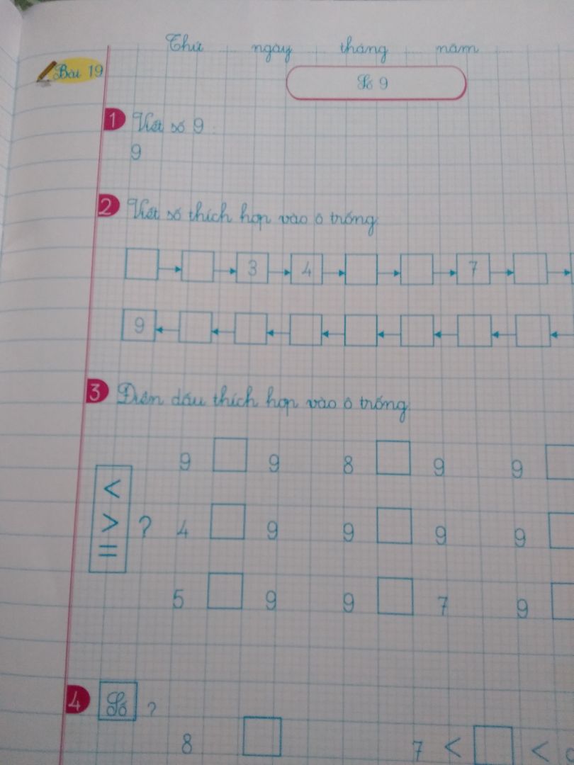 Khổ vở to, giấy trắng sáng, mịn, phù hợp cho bé viết và làm toán.