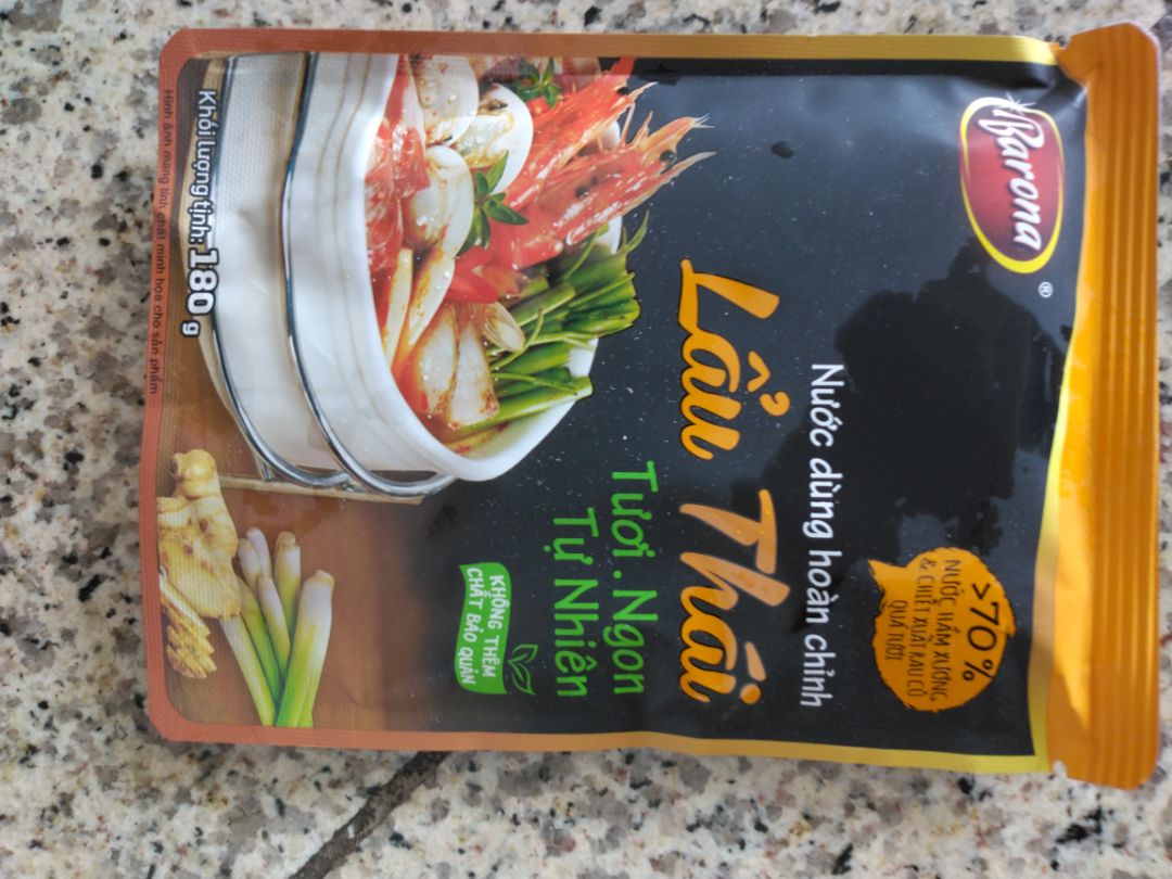 nước dùng thơm, chua . nên bỏ thêm xả cây khi nấu nước lẩu.