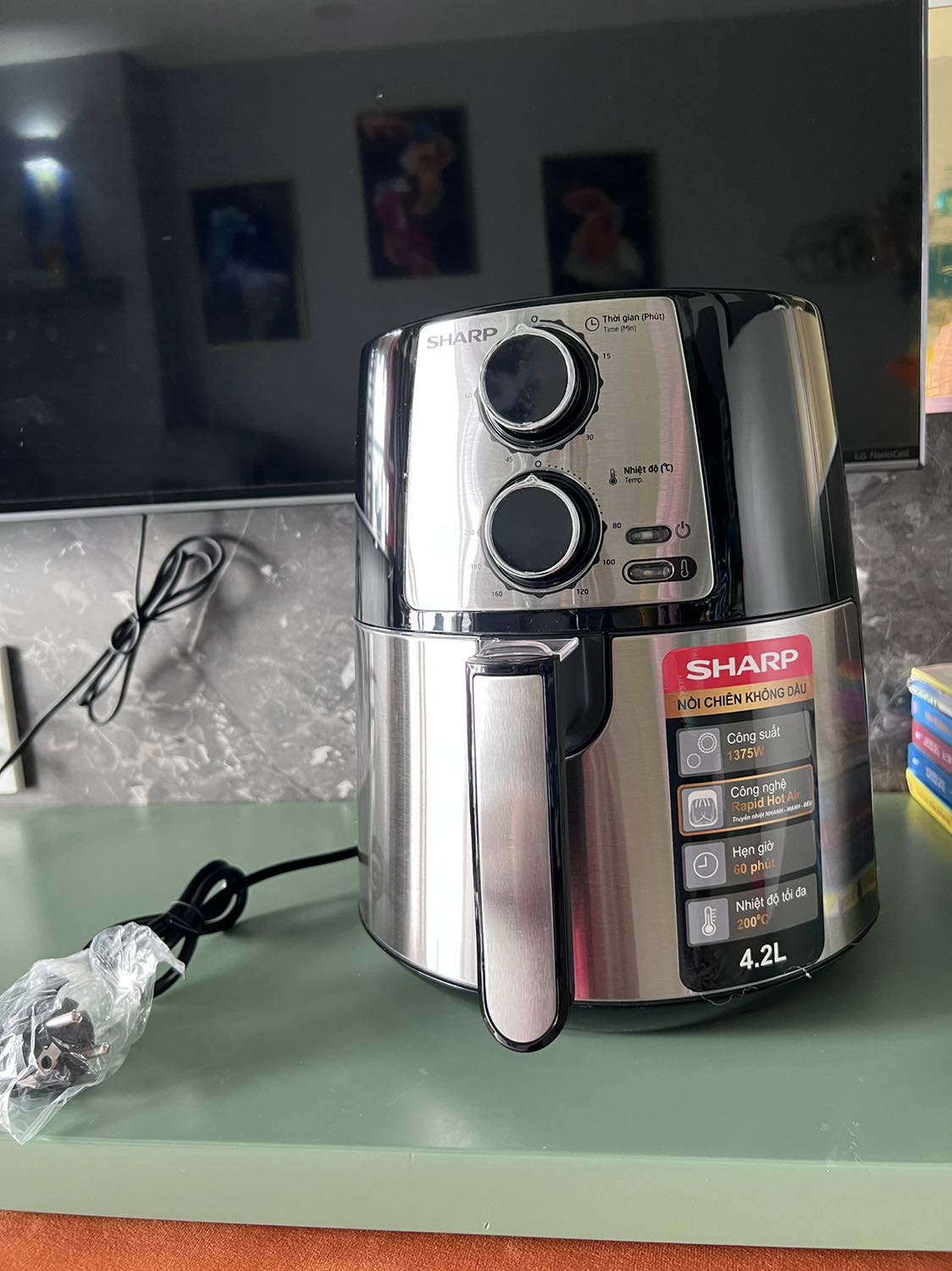 Đóng gói cẩn thận, giao hàng nhanh.
Nồi quá đẹp, màu sắc và chất lượng sản phẩm, về công năng chưa sử dụng nên chưa có nhận xét