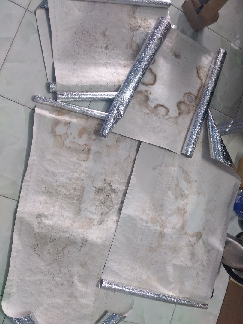 quá tệ, mua 5 cuộn thì mốc cả 5 khi bóc ra dán chất lượng dính đã bị giảm