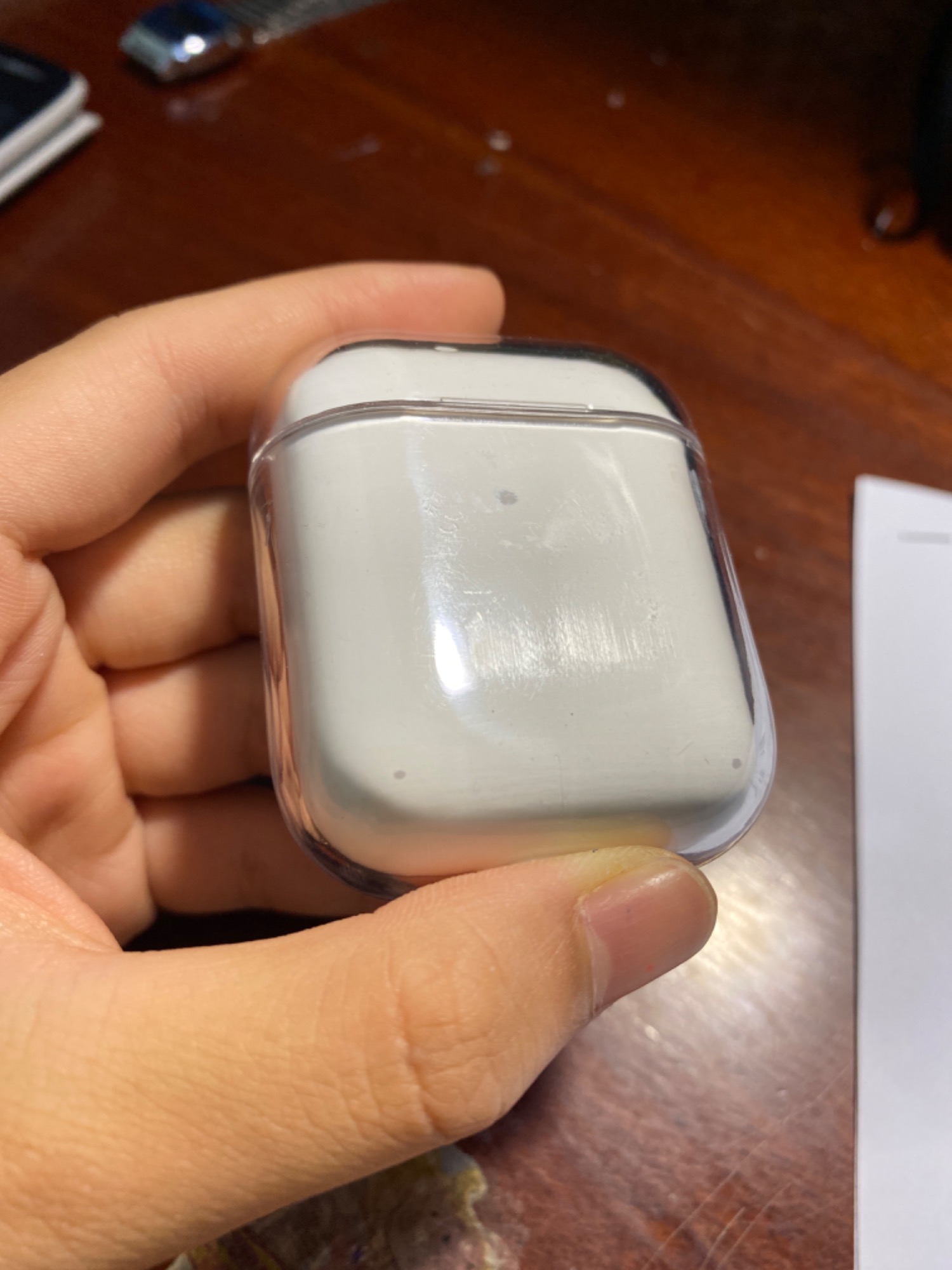 hmmm...... ốp bị xước, nhìn không mới ... hơi buồn xíu hmmm...... ốp bị xước, nhìn không mới ... hơi buồn xíu