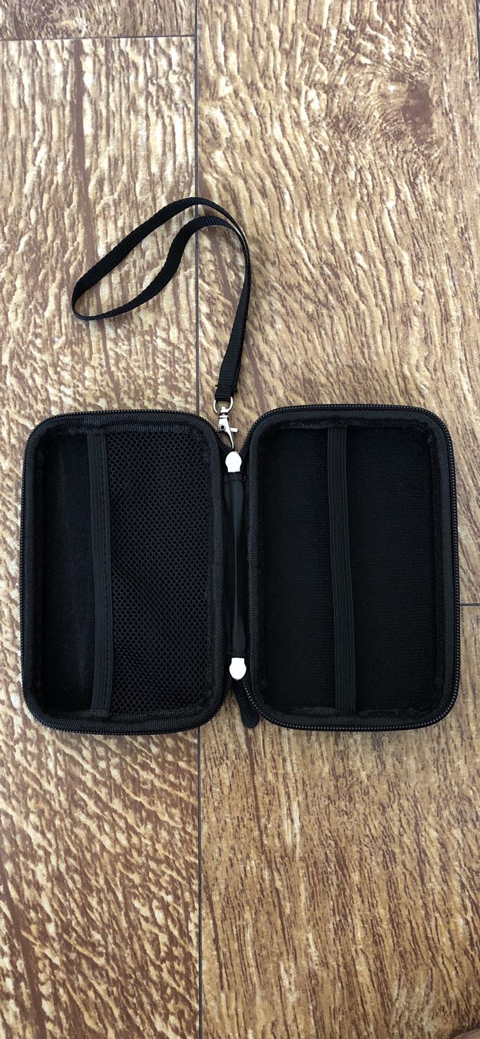 Sản phẩm được bao bì cẩn thận, còn nguyên seal.
Hộp chắn chắn, bên trong rộng vừa đủ đựng ổ cứng, pin dự phòng, khoá kéo chắn chắn và có dây quấn tay.
Tiki vẫn giữ uy tín, bán hàng chất lượng - gía cạnh tranh, giao hàng đúng hẹn.
Nên Mua !! Sản phẩm được bao bì cẩn thận, còn nguyên seal.
Hộp chắn chắn, bên trong rộng vừa đủ đựng ổ cứng, pin dự phòng, khoá kéo chắn chắn và có dây quấn tay.
Tiki vẫn giữ uy tín, bán hàng chất lượng - gía cạnh tranh, giao hàng đúng hẹn.
Nên Mua !!