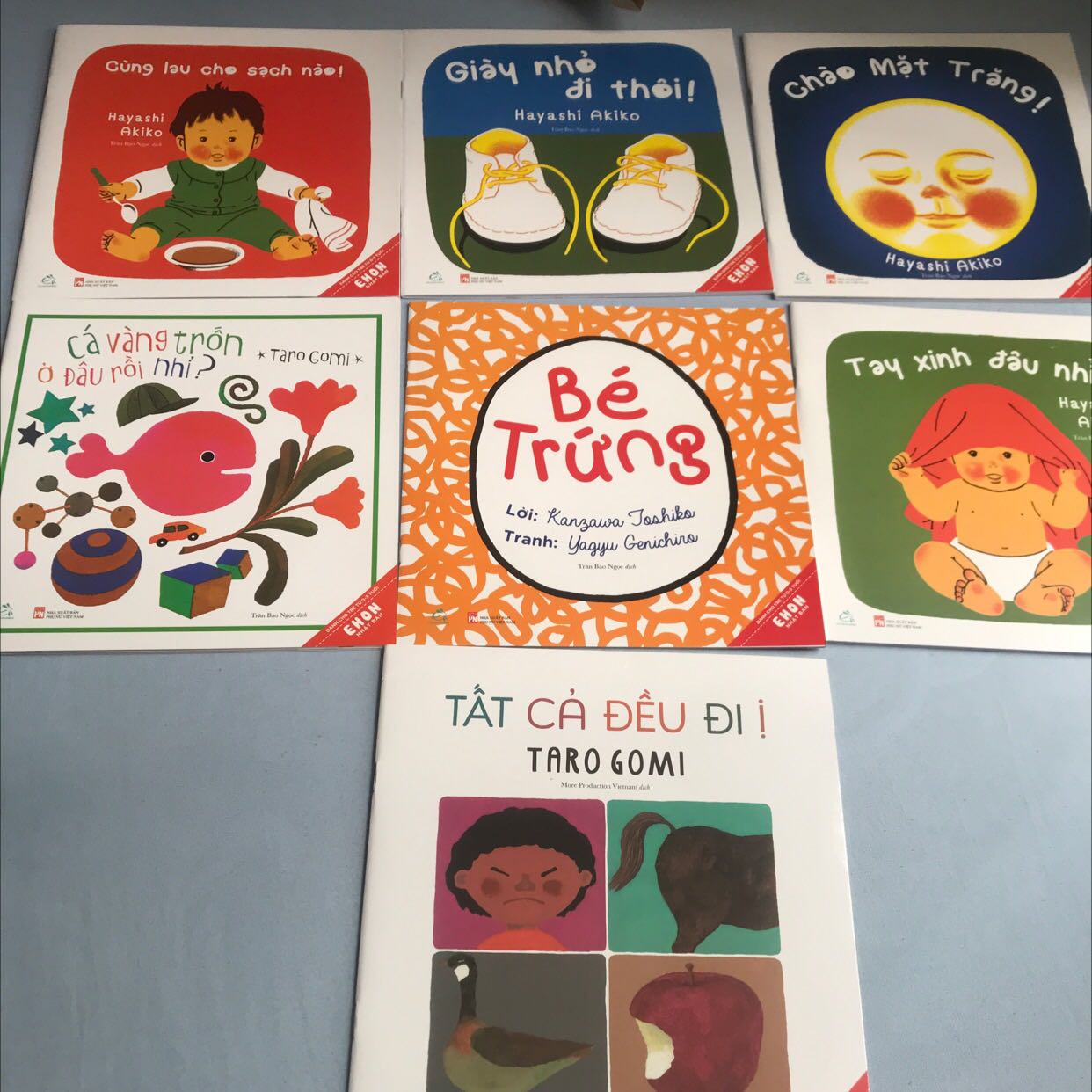 Giao hàng nhanh, chất lượng mực in và giấy tốt. Nội dung đơn giản hình vẽ đẹp. Mỗi tội hàng nhận đã bị bóc hộp