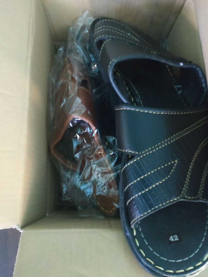 Dép đẹp, rẻ, shop nhiệt tình. Cảm ơn shop nhé hihihi. Tặng shop 5 sao.