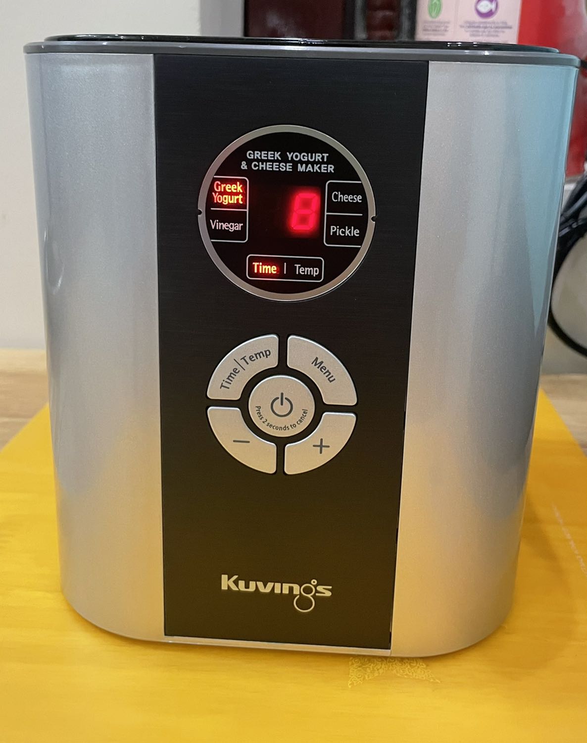 Máy ủ ra sữa chua dẻo ngon. Có cài đặt và điều chỉnh được nhiệt độ, thời gian rất tiện. Máy ủ ra sữa chua dẻo ngon. Có cài đặt và điều chỉnh được nhiệt độ, thời gian rất tiện.