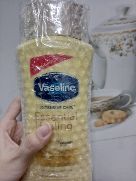 Mình thích dùng vaseline nên mua lại, đóng gói kĩ càng nên cho 5 sao