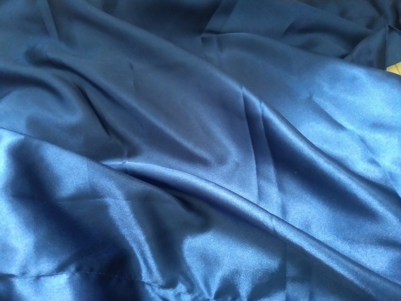 Không có gì phải chê, lụa mịn nằm mát rất thích, đường chỉ may kỹ và đẹp. Sẽ tiếp tục ủng hộ shop. Đáng tiền mọi người nên mua nhé. Không có gì phải chê, lụa mịn nằm mát rất thích, đường chỉ may kỹ và đẹp. Sẽ tiếp tục ủng hộ shop. Đáng tiền mọi người nên mua nhé.