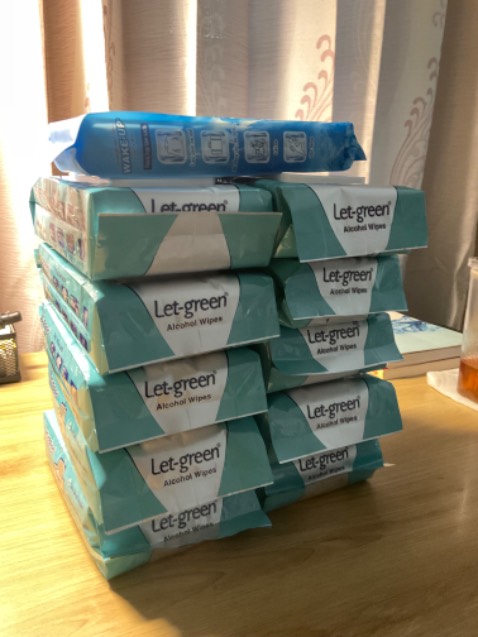 Combo 12 gói/ 50 miếng, nhưng khi khui hàng chỉ có 10 gói/ 50 miếng. (gởi kèm hình ảnh)