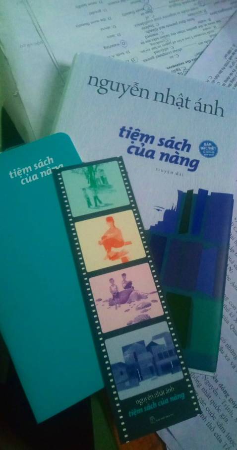 Hàng đóng gói kĩ càng, sách sờ sướng lắm luôn í, bìa siu đẹp,nội dung kiểu thơ thơ dịu dịu quá đã luon
