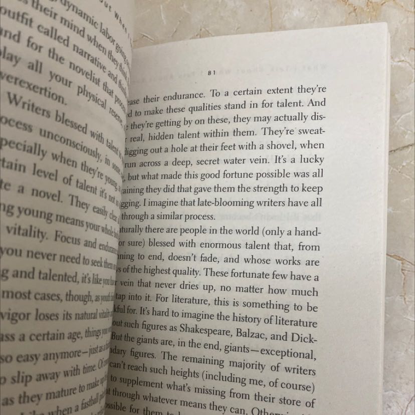 Vì thích bản tiếng Việt quá nên muốn mua thêm bản dịch Anh để đọc. Sách của bác HM thì dù chưa đọc được nhiều nhưng cuốn nào đọc xong cũng rất ấn tượng.