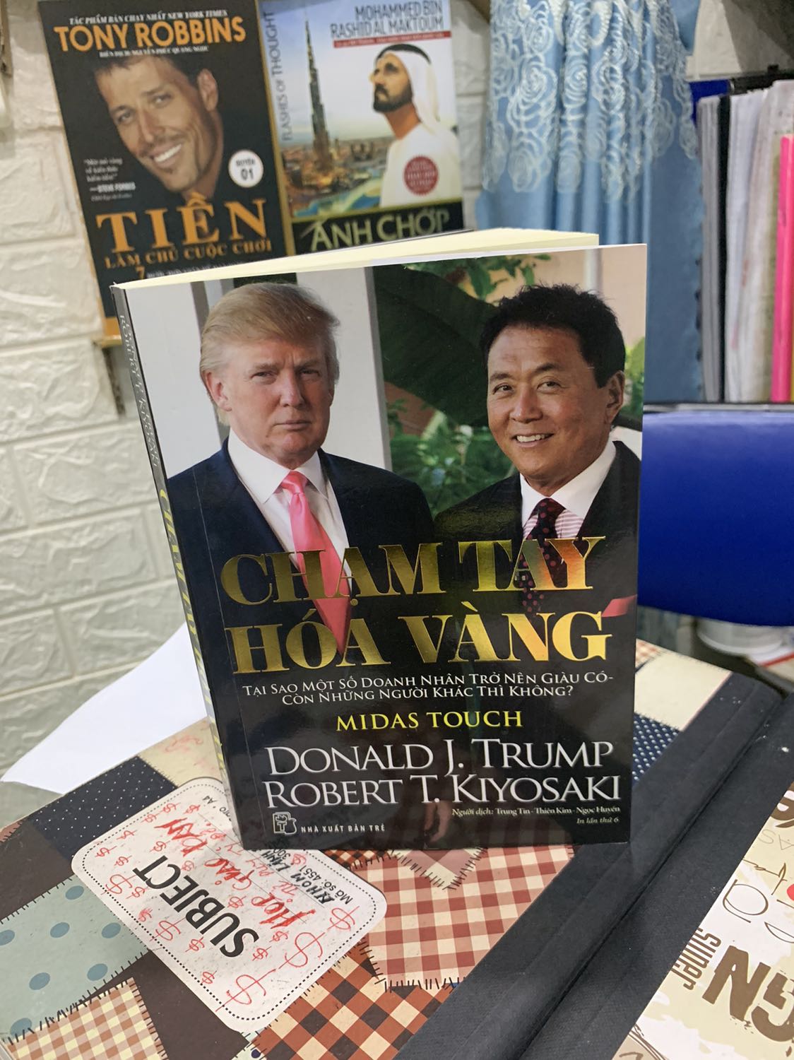 Sách rất tuyệt vời luôn shop ạ
Cảm ơn shop rất nhiều
Cùng nhau đọc sách mỗi ngày tạo môi trường thói quen đọc sách, tăng tư duy tăng chỉ số IQ về tài chính nhé cả nhà. Kết nối với e ***