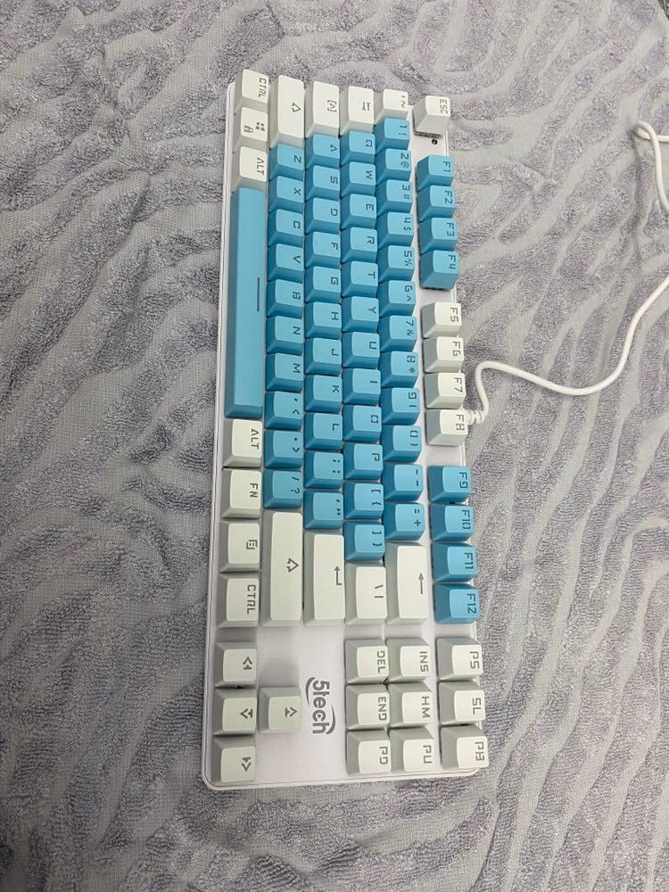 mới nhận hàng sáng nay. 
Nhìn nhận ban đầu bàn phím sử dụng khá tốt, đánh êm tay, đèn đóm đầy đủ :)
Với tầm giá như của shop thì khuyên dùng. mới nhận hàng sáng nay. 
Nhìn nhận ban đầu bàn phím sử dụng khá tốt, đánh êm tay, đèn đóm đầy đủ :)
Với tầm giá như của shop thì khuyên dùng.