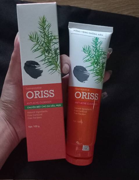 Làm sạch tốt, sữa rửa mặt dịu, không gây khô da, mùi tràm thơm, về phần ngừa mụn thì mình thấy hiệu quả ít.