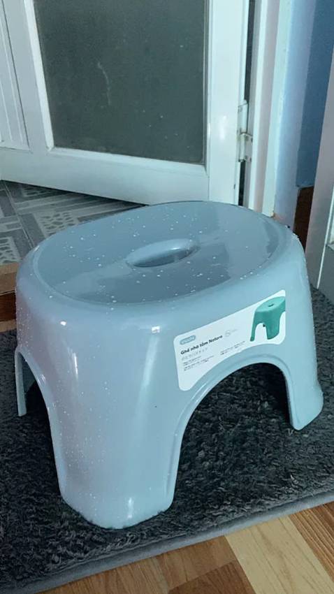 Ghế dày dặn cầm chắc tay, chống trượt tốt , ghế này ngồi biết bao giờ hư , tiền nào của nấy mn ah , sản phẩm đáng để mọi người trải nghiệm.