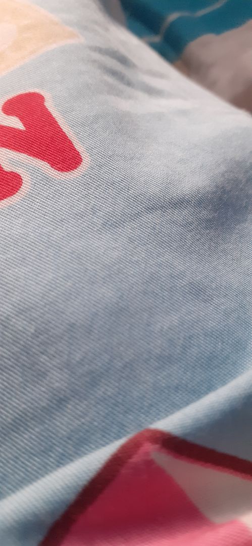 vì cùng tác giả với "Méo" nên lối viết rất lạ, rất cuốn. truyện mang phong cách hoàng gia quý tộc ngày trước ở châu Âu, với cả một màu sắc hơi trầm, hơi u ám một chút