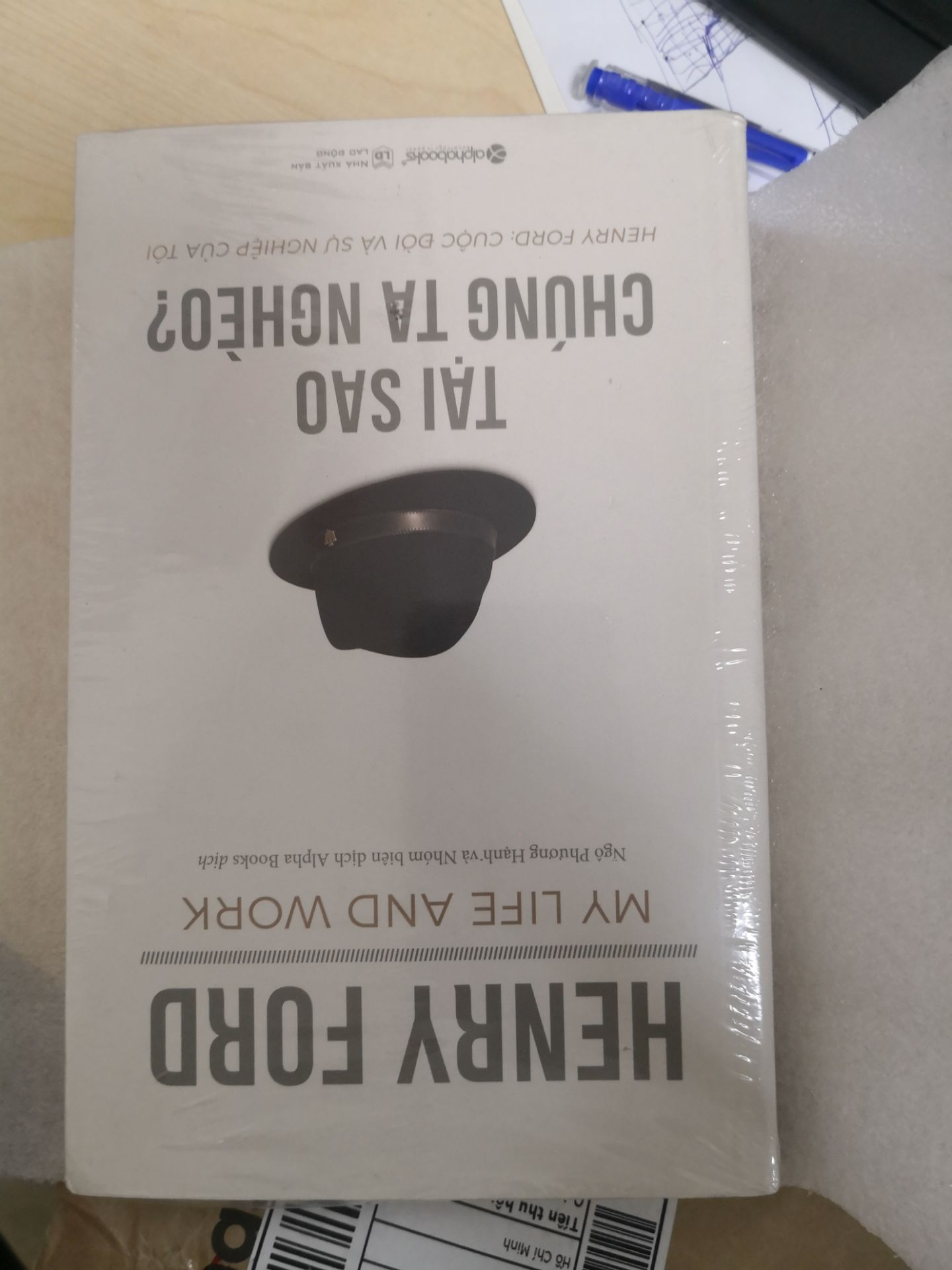 giao hàng nhanh chóng, đóng gói sản phẩm cẩn thận, sách mới in màu, đọc rất hay