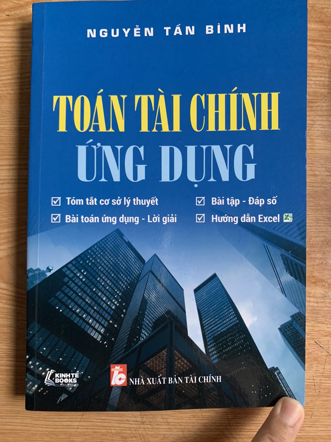 Sách giao nhanh, nội dung khá hay, các bài tập ứng dụng phong phú.