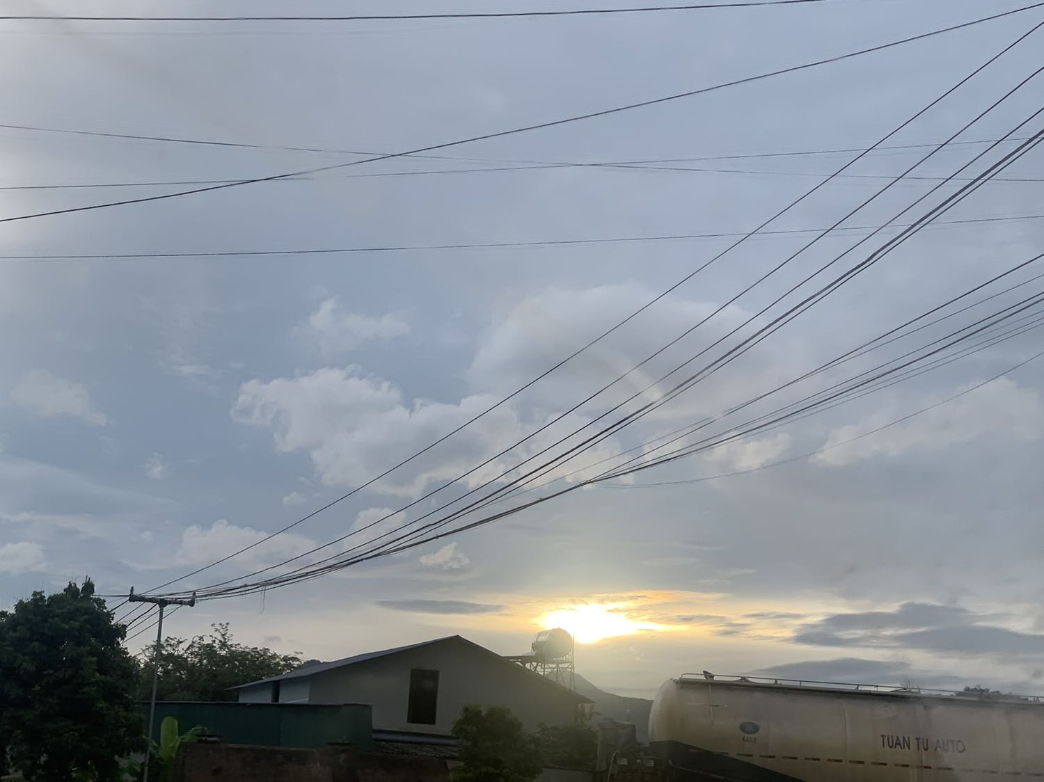 Ba bình hoa đẹp nhưng mà không biết có hợp với loại hoa gì đây hình ảnh chỉ mang tính minh họa để nhận su cảm ơn phúc thank you