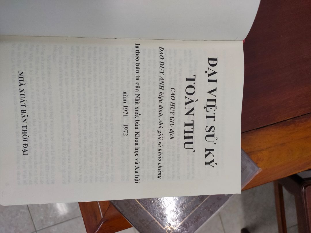 giao hàng nhanh chóng và đóng gói đẹp. Chất lượng giấy in khá tốt, nhưng có nhiều trang in mực mờ hơi các trang khác. mong nhà xuất bản xem lại mực in