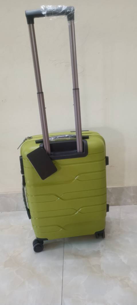 Màu hơi k giống quảng cáo. Vì trên ảnh xanh chuối nên mới chọn. Nhg ngoài là màu cỏ úa. Chất lượng thì thấy nhẹ, bánh xe êm. Nói chung ổn.