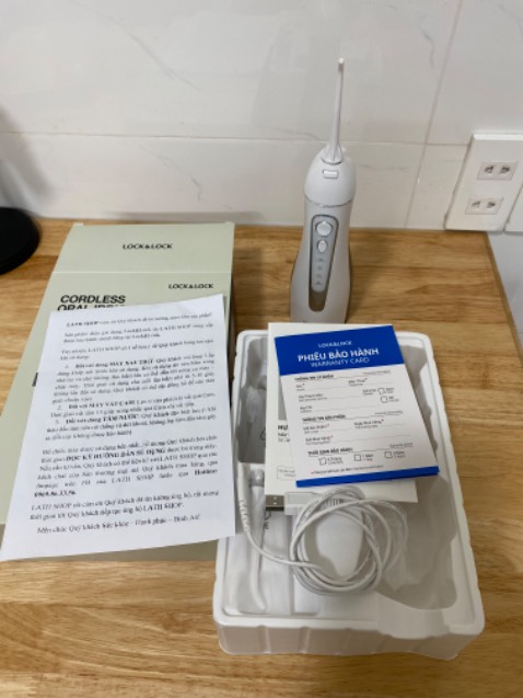 Shop hỗ trợ nhiệt tình! 
Máy mình dùng 2 tháng thì bị hỏng, yêu cầu bảo hành qua tiki thấy khá hài lòng. Được đổi mới. 
Vấn đề duy nhất là phải chờ đợi thôi. Sau khi yêu cầu bảo hành đến lúc nhận máy mới là 2 tuần.