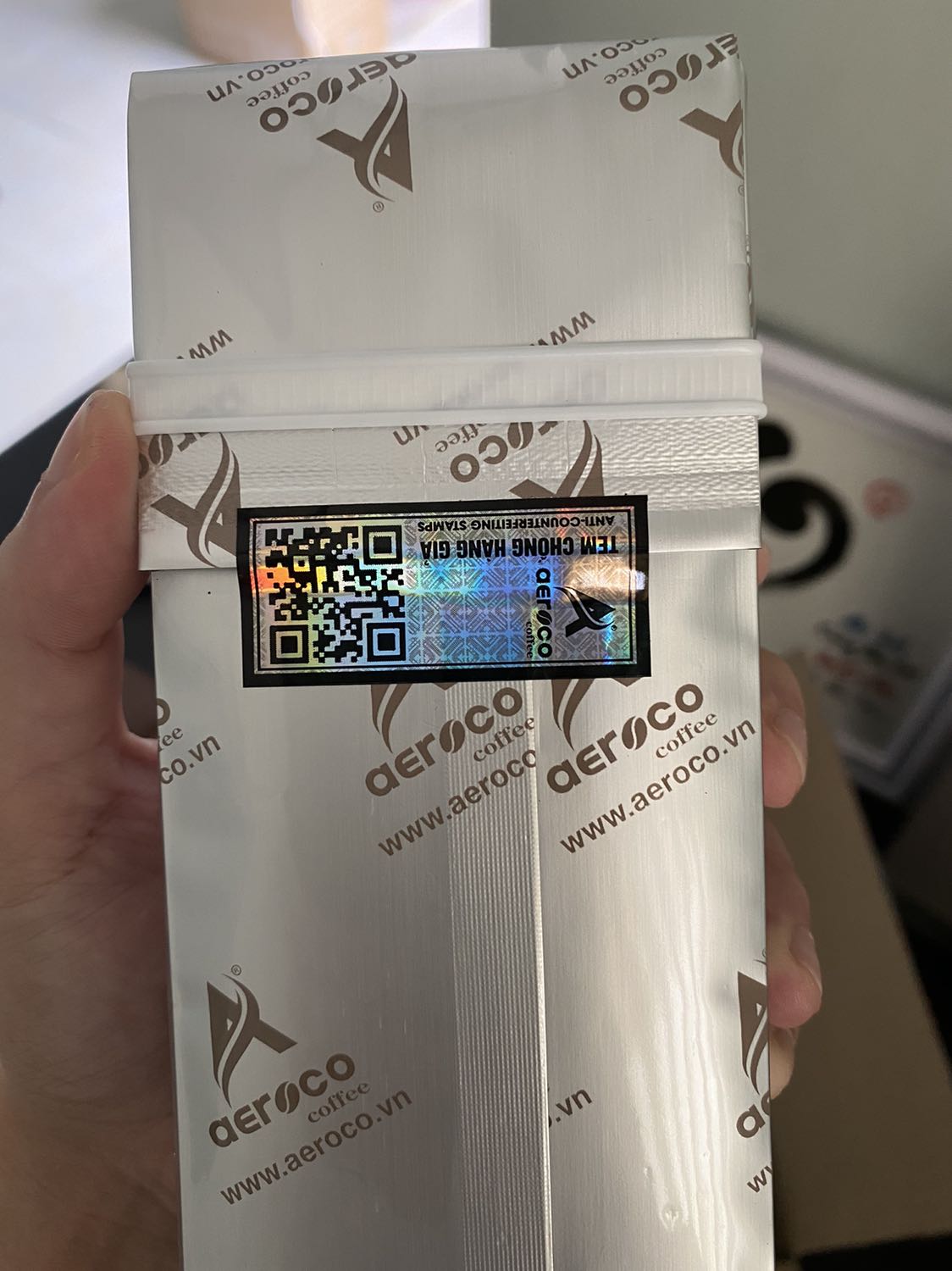 sản phẩm date tốt, đóng gói và seal cẩn thận, chuyên nghiệp, hương cà phê thơm 
mình rất ưng ý!!!
Tiki giao hàng nhanh,