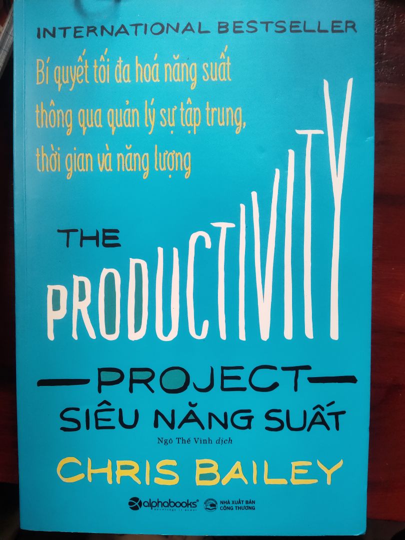 Dù sách không còn màng bọc bên ngoài nhưng được tiki bọc một lớp túi bóng rất cẩn thận, nội dung sách thì đọc mấy chương đầu thấy khá ổn, chưa đọc hết nên chưa nhận xét kĩ được, đặc biệt mỗi đầu chương đều có ước tính thời gian đọc hết chương, khá thú vị. Shipper nhiệt tình, dễ thương.