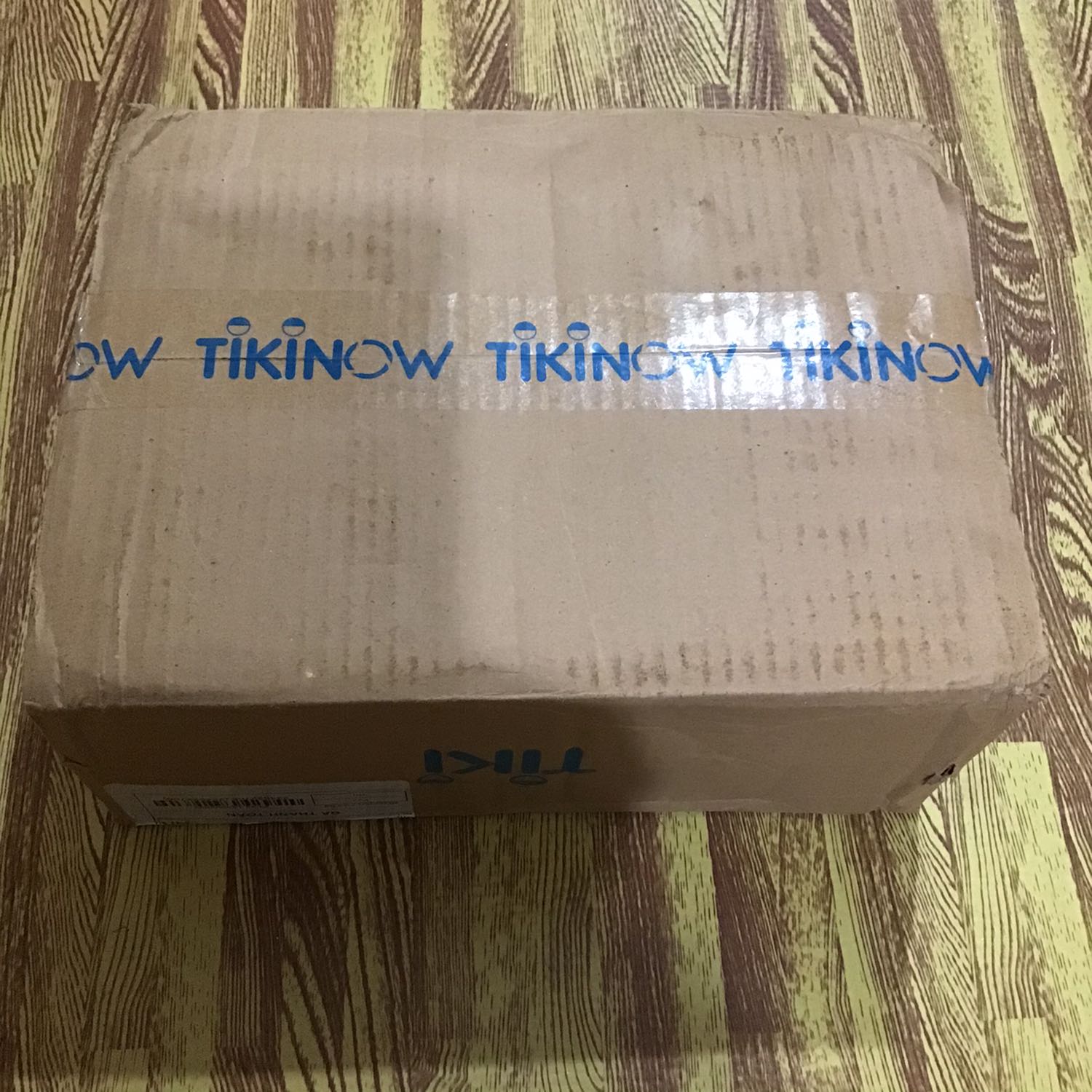 Sale không nhiều lắm,chỉ 40%~270k cơ,cuốn này có lúc sale 225-245k rồi. Nhưng mình mua đợt này vì có mã shop giảm 25k cho đơn 219k,kết hợp mã giảm 15k cho đơn 250k do nhiệm vụ hằng ngày có đc. Coi như giảm đc 40k cả thảy. Ổn,ưng. Đóng hàng chèn sách cẩn thận,nhưng kể ra cho cuốn sách vào giữa đống giấy chèn thì tốt hơn. Bị móp một chút nhưng chấp nhận đc Sale không nhiều lắm,chỉ 40%~270k cơ,cuốn này có lúc sale 225-245k rồi. Nhưng mình mua đợt này vì có mã shop giảm 25k cho đơn 219k,kết hợp mã giảm 15k cho đơn 250k do nhiệm vụ hằng ngày có đc. Coi như giảm đc 40k cả thảy. Ổn,ưng. Đóng hàng chèn sách cẩn thận,nhưng kể ra cho cuốn sách vào giữa đống giấy chèn thì tốt hơn. Bị móp một chút nhưng chấp nhận đc