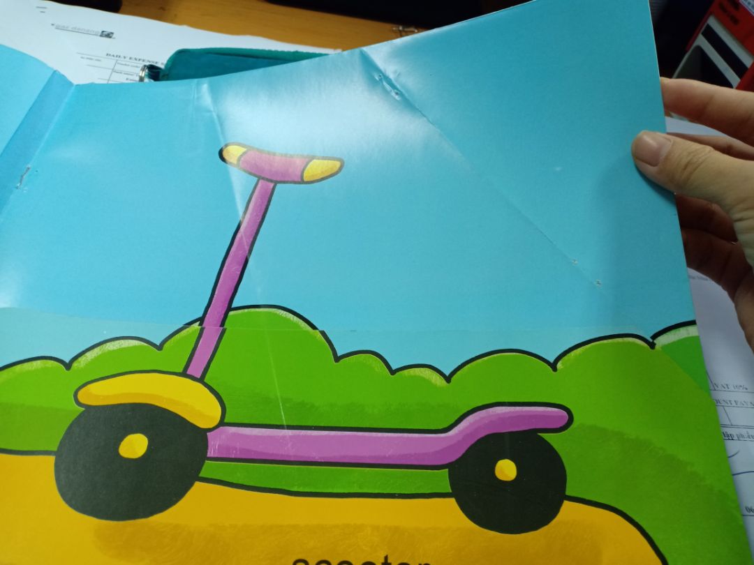 vừa nhận hàng xong, đóng gói kỹ nhưng sách như bị dùng rồi bị gấp cũ. thất vọng