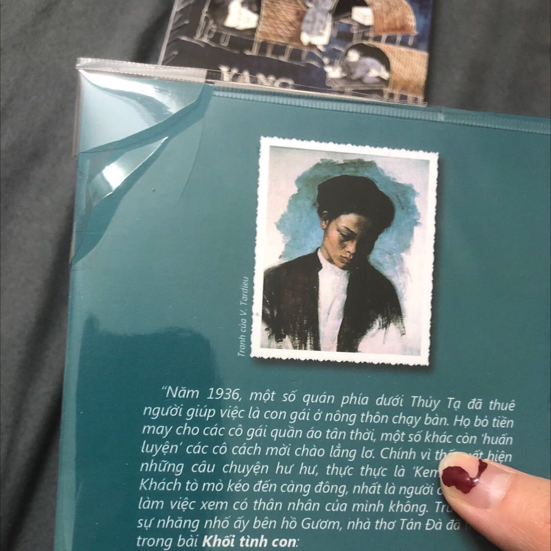 Bọc ẩu quá, nhận hàng hơi thất vọng vì chưa bao giờ gặp trường hợp bọc ẩu như thế này, bọc bị rách mà vẫn bọc cho khách