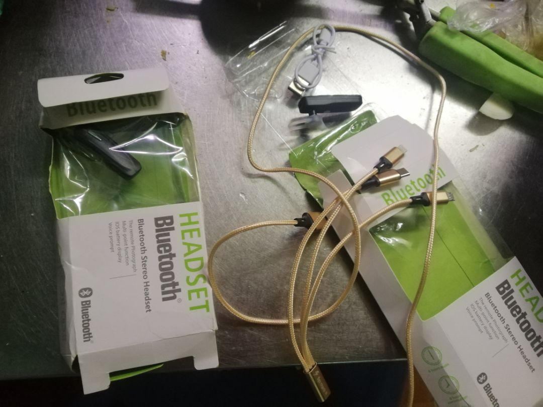 shop này lần thứ 2 giao hàng tào lao chi tôi, yêu cầu trả hàng và hoàn tiền