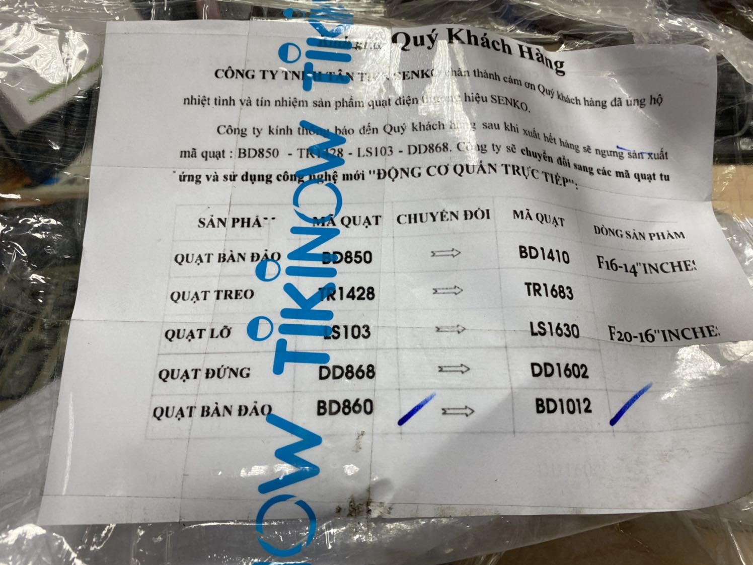 Giao hàng không đúng với Model mình đặt lúc xem trên tiki, tuy nhiên Shop có dán tờ giấy thông báo hãng đổi model mới tương ứng với model cũ. 
Đáng lẽ Shop nên cũng cấp thông tin này trong phần mô tả sản phẩm, mình cảm thấy không thích cách để khách nhận hàng mới biết mình nhận hàng thay thế.