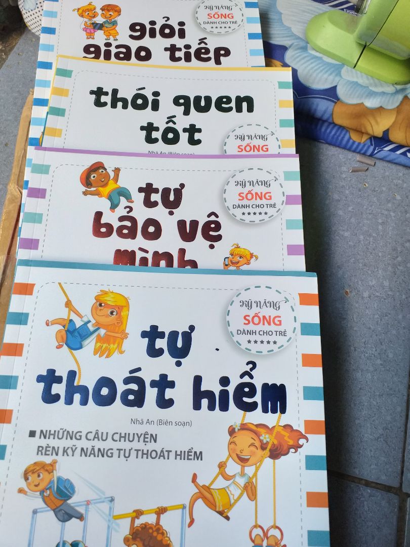 Sách mới, giấy đẹp, đóng gói cẩn thận, shiper giao hàng nhiệt tình. Rất hài lòng, sẽ ủng hộ tiếp khi có nhu cầu