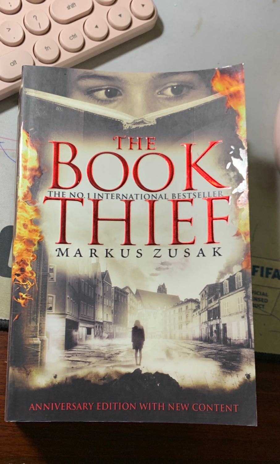 Sách dày, toàn bộ là Tiếng Anh, nội dung cũng hay. Nói chung là rất ưng cuốn sách này.