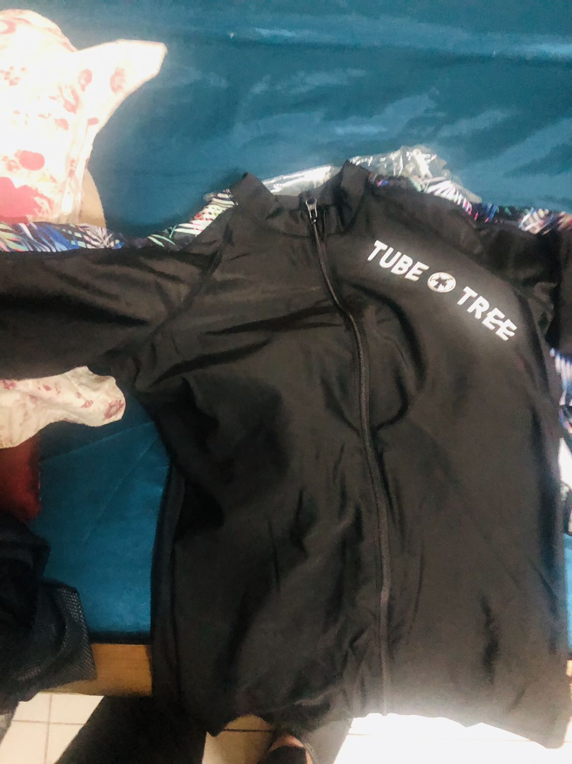 Giao đúng mẫu, đúng size, đóng gói cẩn thận, shop xử lý đơn khá nhanh, 2XL quần rất to nha, áo thì ok, chất vải tương xứng giá tiền!