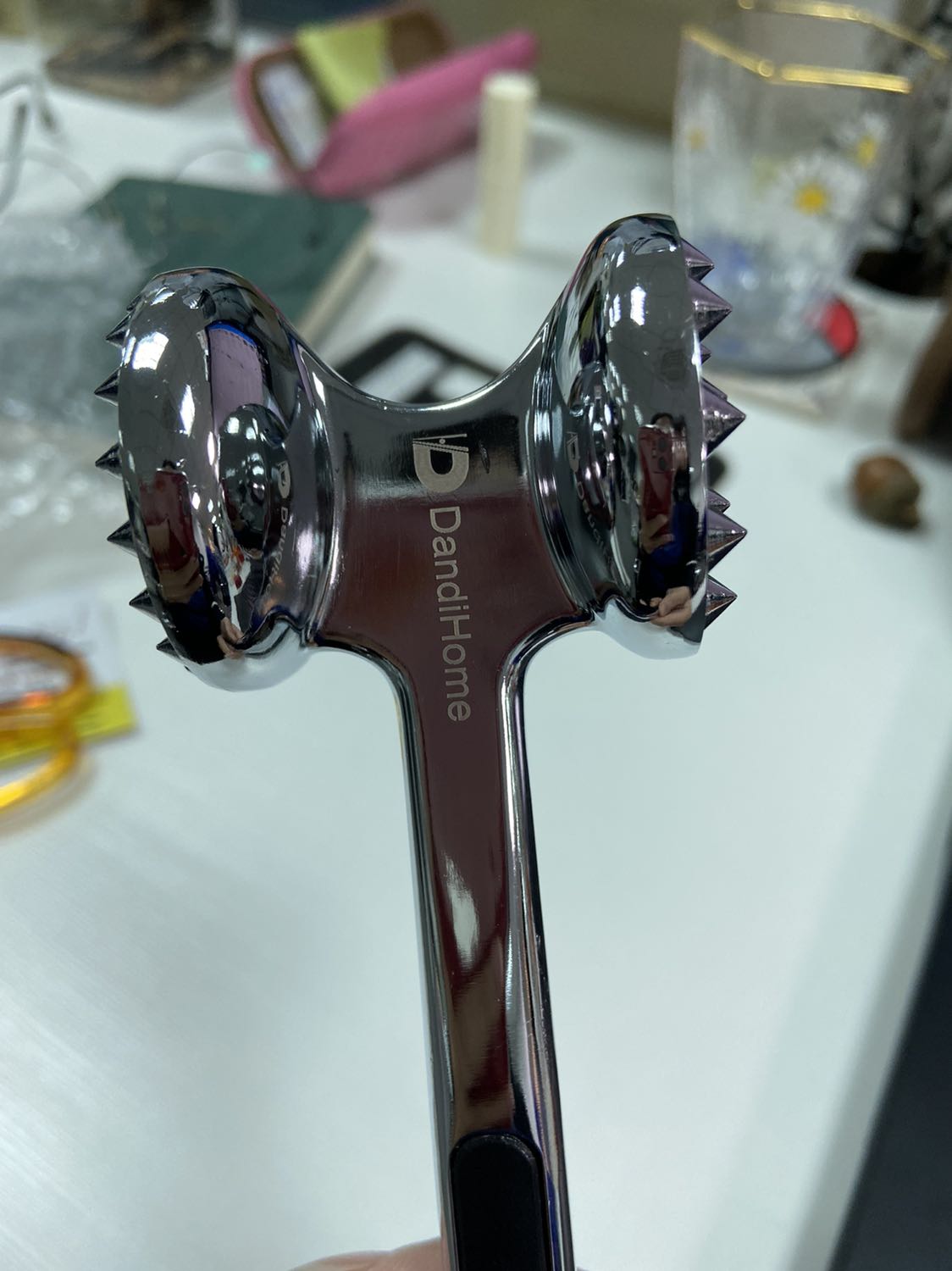 Sản phẩm đẹp, sắc xảo, cầm vừa tay, sáng loáng. Shop có cái card kèm theo khá chu đáo. Mọi ng có thể yên tâm mua bú đập thịt của shop này nhé.